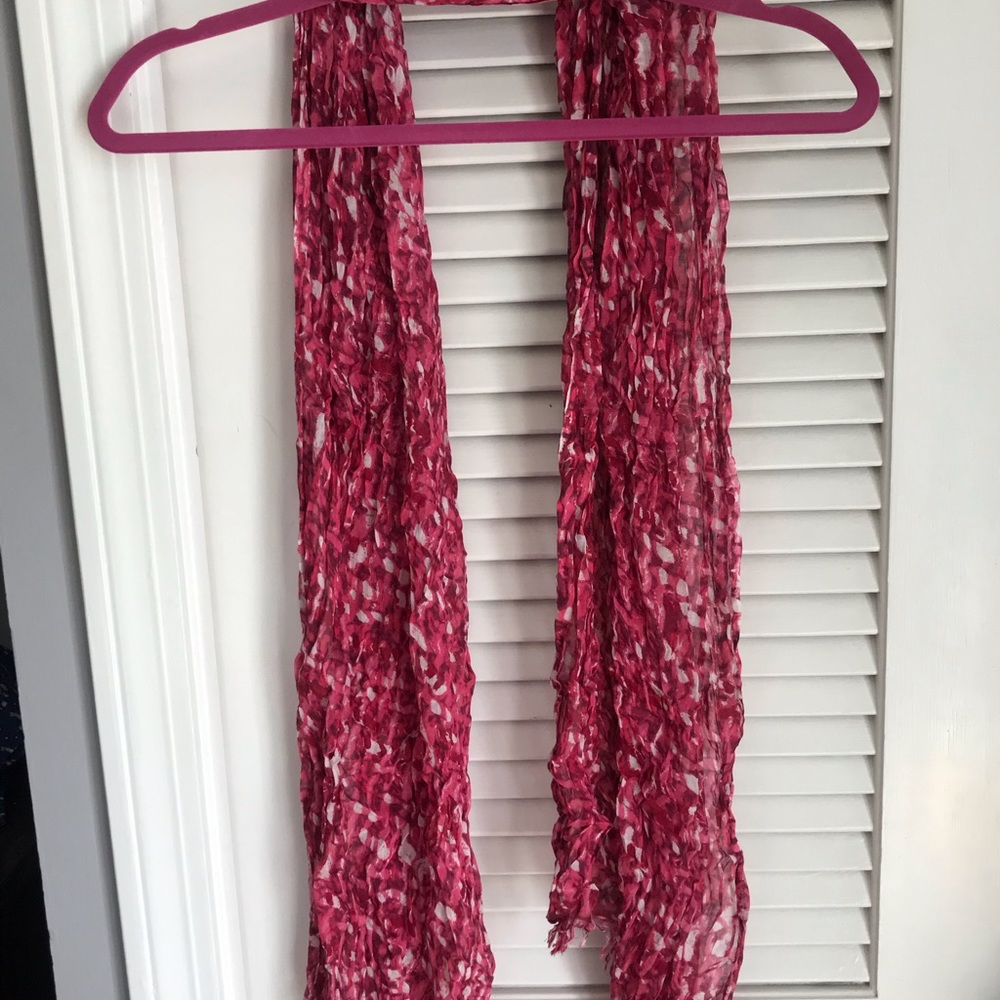 Tahari scarf